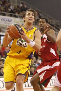 Van Lacke, otro de los deseados del mercado, se queda 1 año más en Valladolid