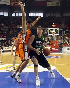Robert Archibald pretende seguir en el DKV Joventut la próxima temporada
