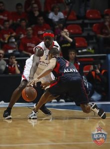 EL Quarterfinals (III); Navarro, el Barça y el Caja Laboral se recomponen, Partizan se luce ante 23,000 personas y Prokom frena al Olympiacos