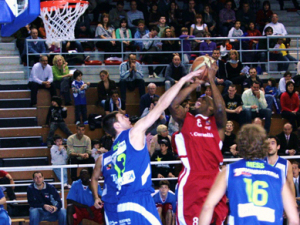 Adecco Oro J.31 (II): Tarragona saca pecho derrotando a Cornellá y sale de un Play Out del que Clínicas Rincón es nuevo inquilino al vivir su particular <em>via crucis</em> cayendo de 20 con KICS Vigo