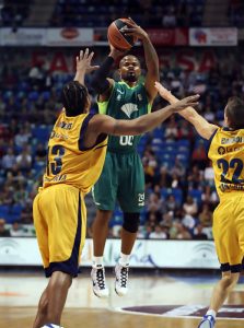 Power Electronics Valencia se lleva a Omar Cook