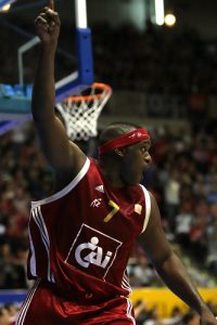 El “maño” Darren Phillip renueva con el CAI en su retorno a la ACB