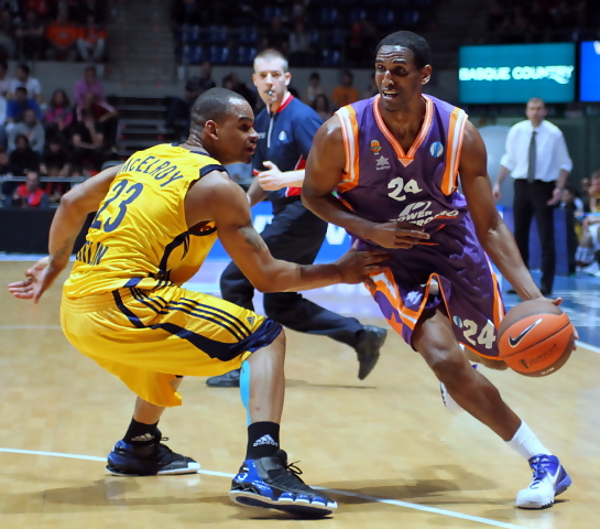 Thomas Kelati retorna a Valencia; regresa el francotirador eritreo