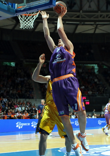 El futuro de Kosta Perovic pasa por el Caja Laboral