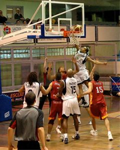 David Suka concreta su renovación con Caja Rioja