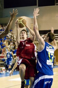 Adecco Oro – Play Out (II): En un calco del primer partido, Dani Rodríguez y Matt Kiefer terminan con los sueños de un Cornellá que tendrá que remontar un 2-0 para no descender