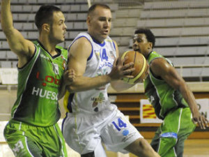 Adecco Plata – P.O (Cuartos III): Menorca y Plasencia salvan los muebles forzando el 4º partido mientras que Huelva vuelve a sorprender a Tíjola. Stevie Johnson, amargo MVP con triple doble (+44)