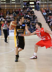 Adecco Plata (Semifinales Playoff): Aguas de Sousas pone el 2-0 y Barça Regal iguala su serie en una jornada de emociones fuertes