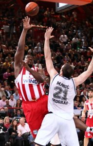 Zoco Europeo: Maccabi se hace con Schortsanitis. Washington repite en Roma. Domercant, a Rusia. Olympiacos confirma a Nesterovic … y mucho más