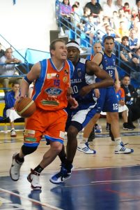 Adecco Oro – P.O (Semis II): Burgos y Canarias asestan sendos zarpazos a domicilio y arrebatan las ventajas de campo de Melilla y Menorca. Guillén y Donaldson protagonistas antes del cambio de pistas