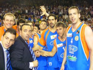 Actualidad Ford Burgos: El presidente Benavente asegura a SB que no renunciarán a la ACB. Repasamos las imágenes de la celebración más mágica de su historia