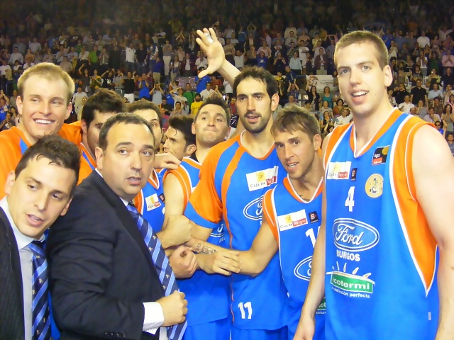 Actualidad Ford Burgos: El presidente Benavente asegura a SB que no renunciarán a la ACB. Repasamos las imágenes de la celebración más mágica de su historia