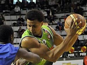 Adecco Plata – P.O (Final I): Stevie Johnson presenta su candidatura a la Adecco Oro fulminando a Promobys Tíjola y sumando así el primer punto de cara al ascenso