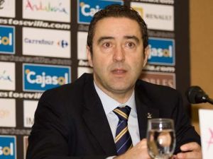 Navarra busca un dar un paso adelante contratando 33 años de experiencia: Ángel Jareño será el nuevo técnico