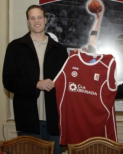 Granada y Estu luchan por mantener a Curtis Borchardt en la ACB