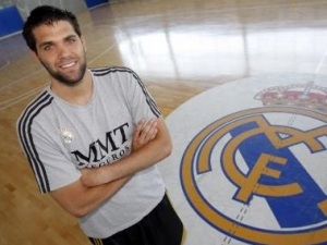 Ya es oficial, Felipe Reyes renueva su contrato con el Real Madrid poniendo fin a la rumorología: “Me quiero retirar aquí”