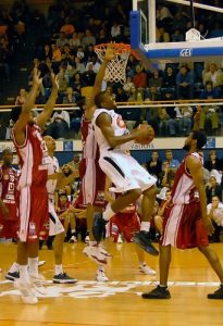 Taj Gray refuerza la zona interior del C.B. Murcia