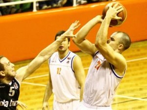 Jimmy Baron Jr, tiro exterior para Lagun Aro GBC