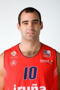 Juan Labiano se convierte en la 6ª renovación de Ángel Jareño para el debut en Oro del Grupo Iruña Navarra