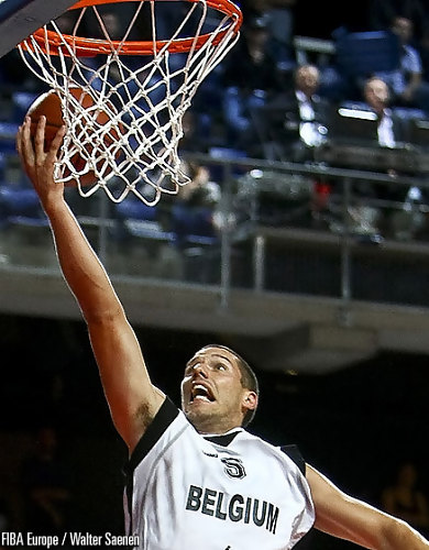 Sam Van Rossom, un base con experiencia europea para el CAI Zaragoza. La joven promesa Álex Hernández, confirmado por Manresa