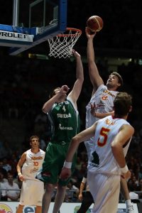 España también gana contracorriente