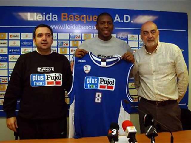 Luis Felipe López, el mejor del Lleida en la victoria ante el León