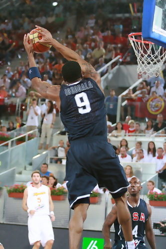 NBA Playoffs: La fe en el colectivo permite seguir vivos a los 76ers. Lakers salvan los muebles gracias a su acierto desde el tiro libre