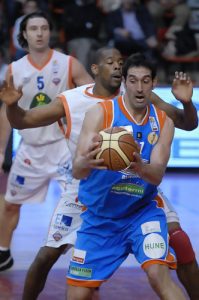 Manu Gómez seguirá en Ford Burgos