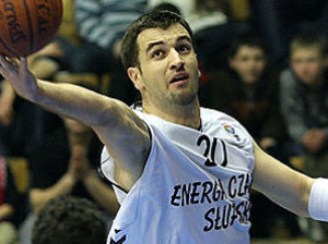 Mateo Kedzo llega al juego interior de Sant Josep Girona