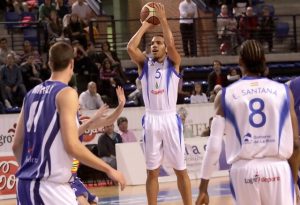 Alfredo Ott renueva en Clavijo