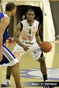 Adepal Alcázar cierra el capítulo de fichajes con la incorporación del base Chris Dunn