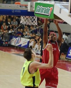 Rodney White aterriza en la Scavolini