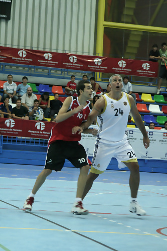 Las Leyendas del Baloncesto del Real Madrid ficharon a Joe Arlauckas y estrenan web