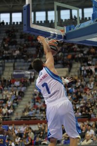 Lagun Aro GBC ilusiona a su afición con una meritoria victoria ante Cajasol