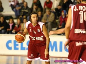 Lino López, nuevo jugador de Básquet Coruña