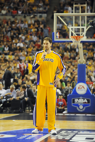 La Noche Americana: Pau, mejor sin Howard, pero los Lakers caen ante unos Raptors con Calderón majestuoso; Nuggets vencen a Thunder desde el banco; Heat dan una oportunidad a <i>The Birdman</i>