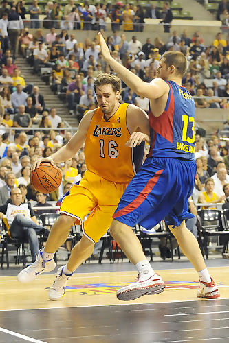 NBA Playoffs: Pau emerge para liderar la clasificación de los Lakers. Otro triple-doble de Rondo para que Boston se apunte el primer punto ante 76ers