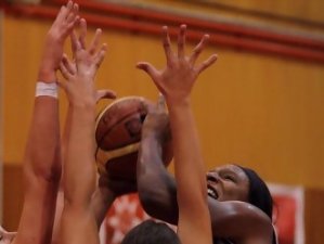 Resumen LF (Jor. I): Los tres favoritos comienzan con fuerza. Extrugasa suma la primera victoria. DeWanna Bonner, debut con MVP (28 de valoración)<br>