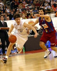 Basile: El líder es Navarro. Los demás tenemos que estar a disposición del equipo”