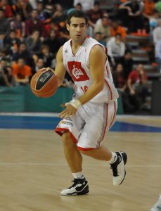 El CAI Zaragoza se queda con Carlos Cabezas