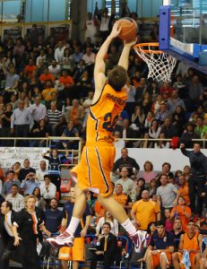 El Fuenla vence al CAI en un partido precioso para el aficionado y sombrío para los entrenadores