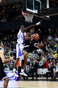 Basket bajo mínimos en la victoria de Bizkaia BB ante Meridiano Alicante