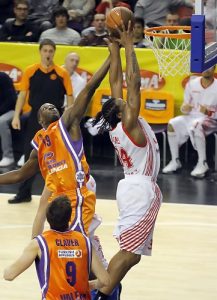 EL-J4 (jueves): Malas noticias para Pow. Elec. Valencia, polémica en la prórroga del Real Madrid, el Barça cumple, igual que PAO y Maccabi