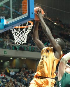 Gran Canaria renueva a Jim Moran y retiene a Savané