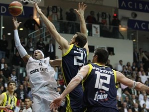 Allen Iverson sale al paso de los rumores y niega que vaya a dejar el Besiktas