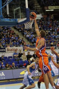 El <i>Efecto Pesic</i> continúa: PE Valencia bate al emergente Lagun Aro GBC a domicilio (75-82)