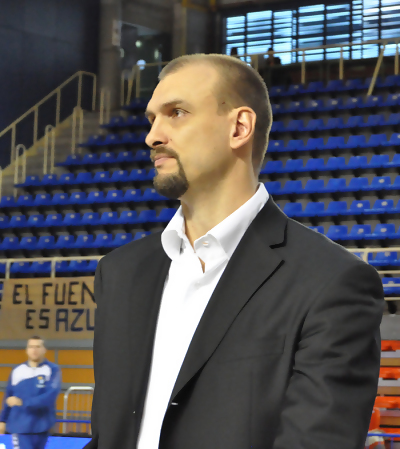 Zan Tabak podría dirigir a Girona F.C.