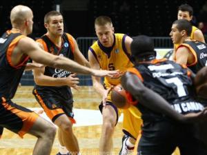 Eurocup (J4): GC 2014 pone pie y medio en la siguiente fase. Cajasol y Estudiantes pierden fuera y se complican. Unics Kazan asusta y Besiktas se estrena. Brezec, MVP con 40 puntos de valoración