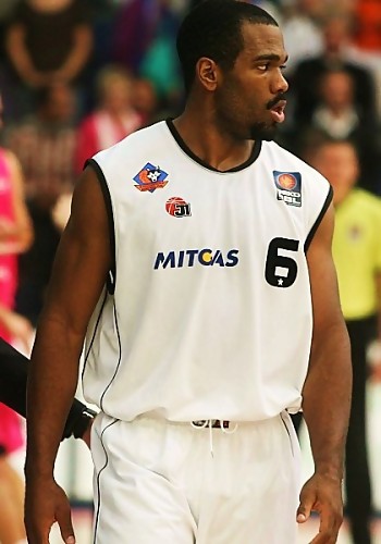 Jerome Tillman es el pívot que cierra la plantilla de Ford Burgos