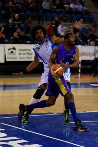 Shane Lawal volverá a España de la mano del Clavijo